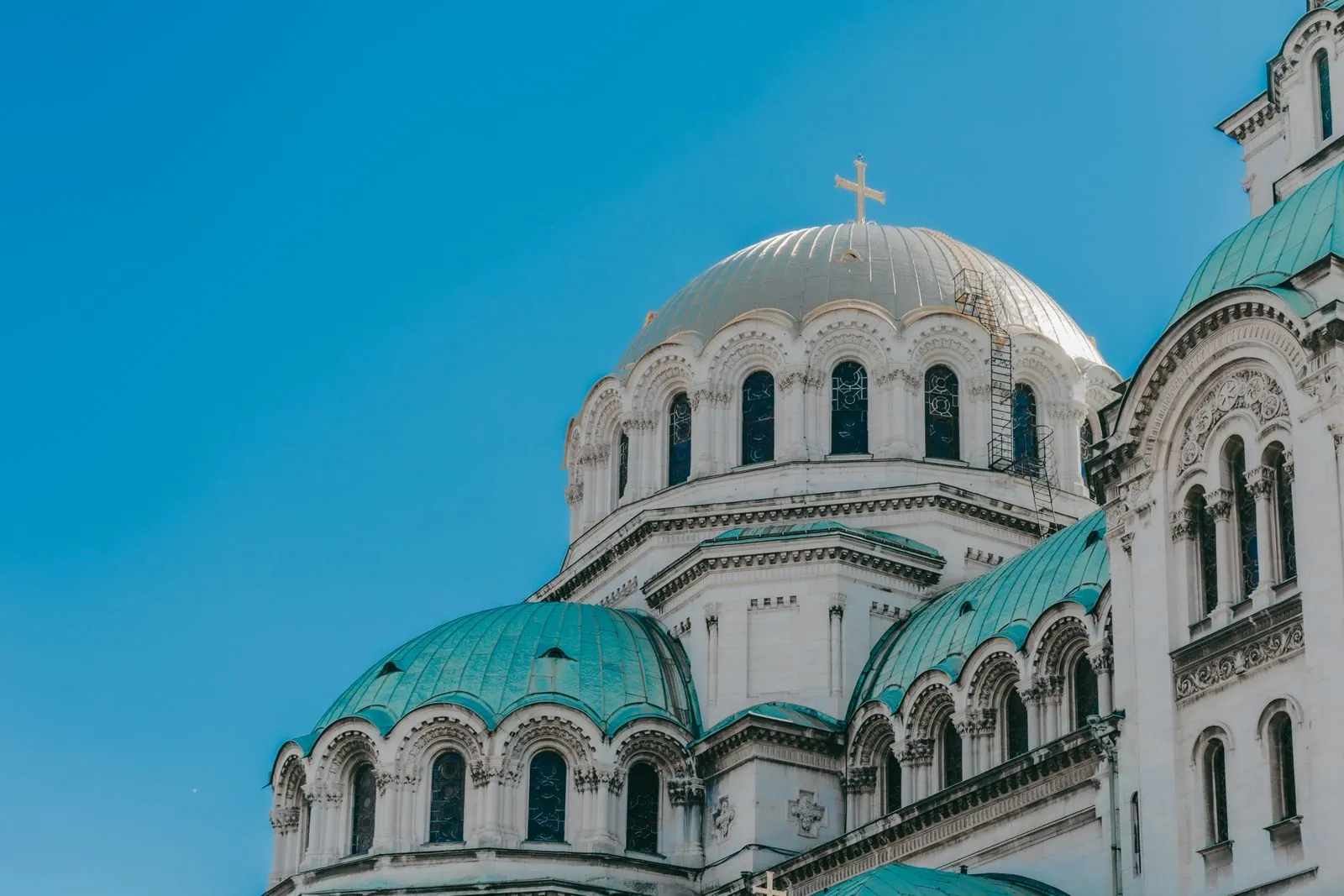 Golden domes of the Alexander Nevsky Cathedral in Sofia. Photo by Uiliam Nörnberg.