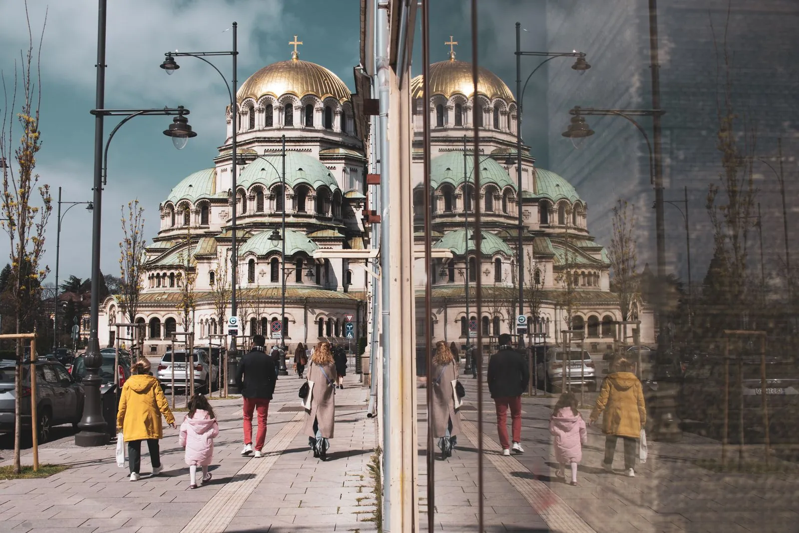 Street scene with a reflection of the Alexander Nevsky Cathedral, Sofia. Photo by wal_ 172619.